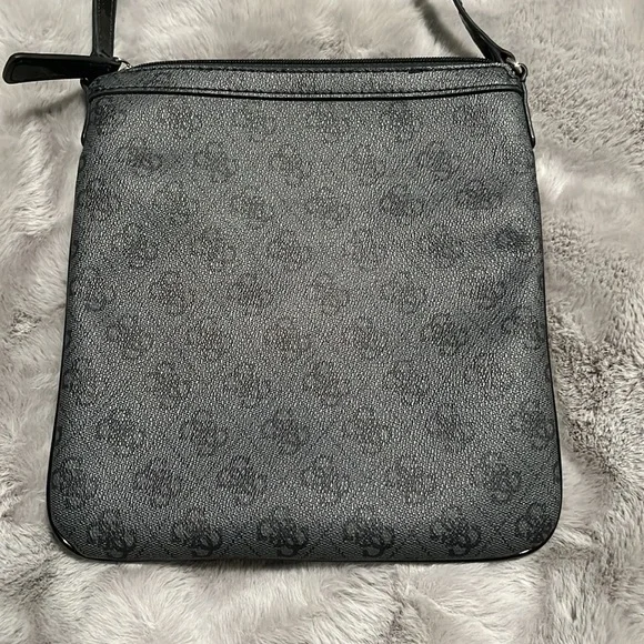 GUESS CROSSBODY - Picture 3 of 3